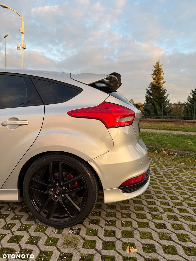 Ford Focus 2.0 EcoBoost ST-2 - 5