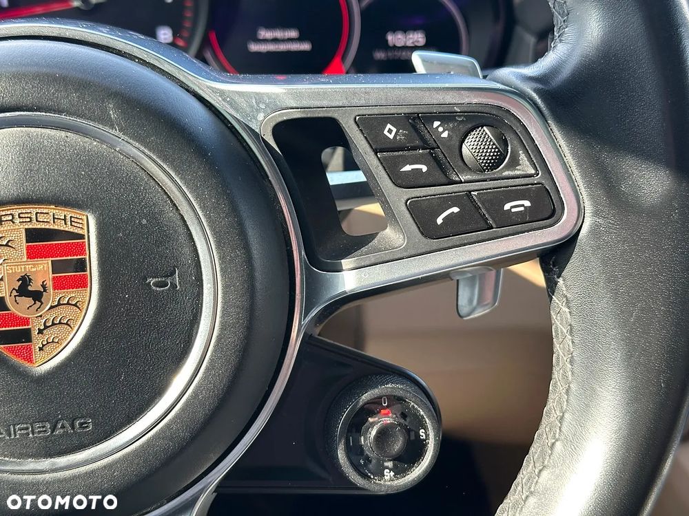 Porsche Cayenne - 20