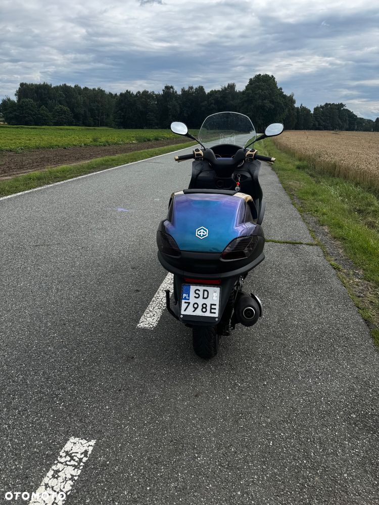 Piaggio MP-3 - 6