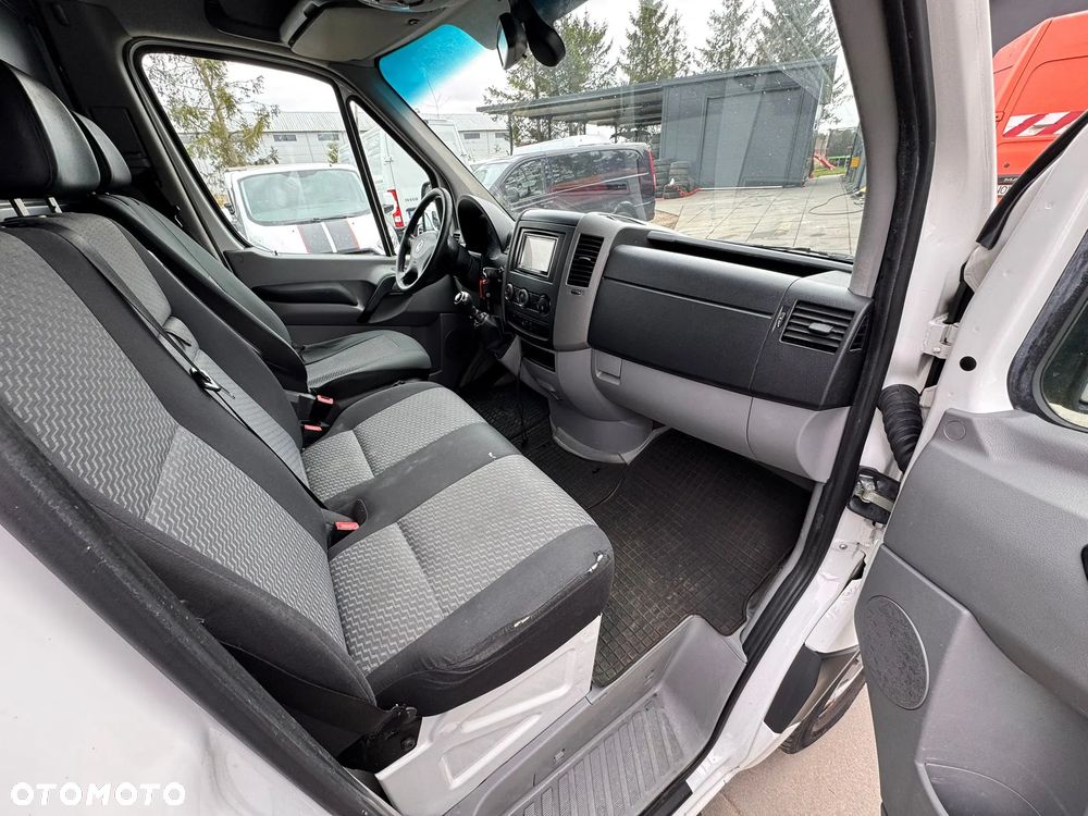 Volkswagen CRAFTER ŚREDNI PO LIFTOWY KLIMATYZACJA - 27