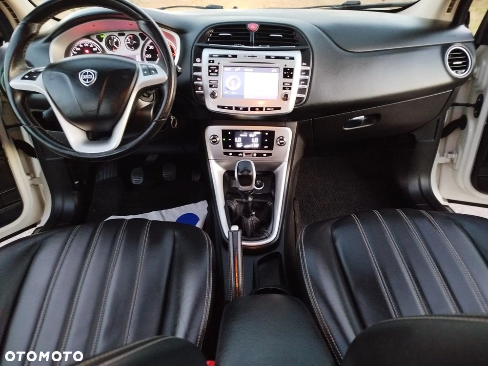 Lancia Delta 1.6 MJ Silver - 14