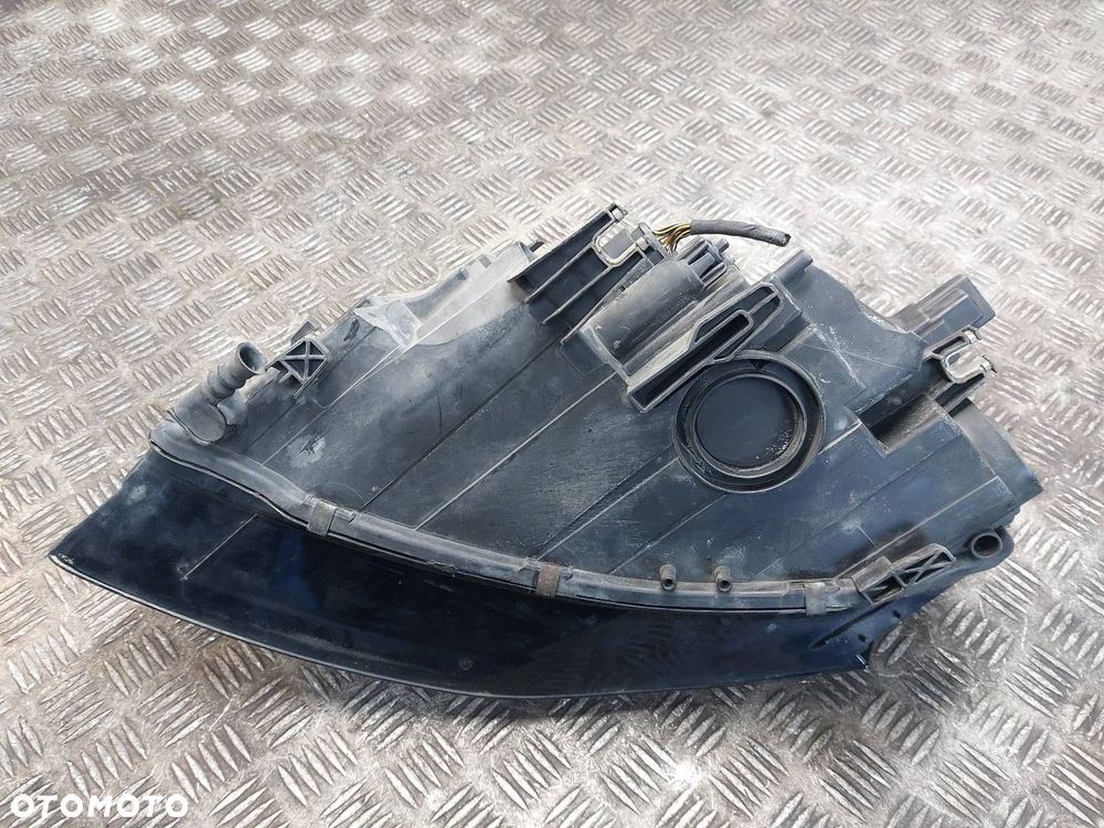 LAMPA PRAWY PRZÓD AUDI A4 B8 EU EUROPA 8K0941004 ID: 239783 - 9