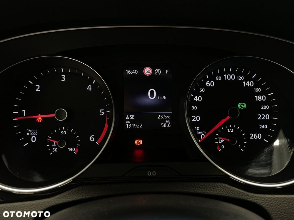 Volkswagen Passat - 28