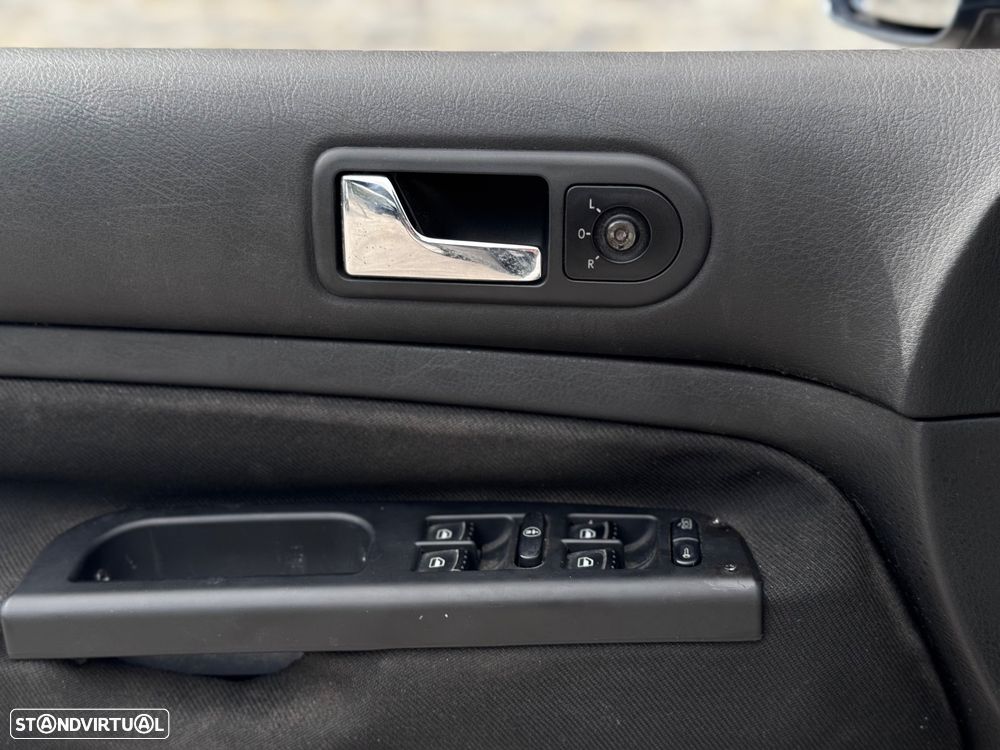 VW Golf Variant 1.9 TDi Highline - 16