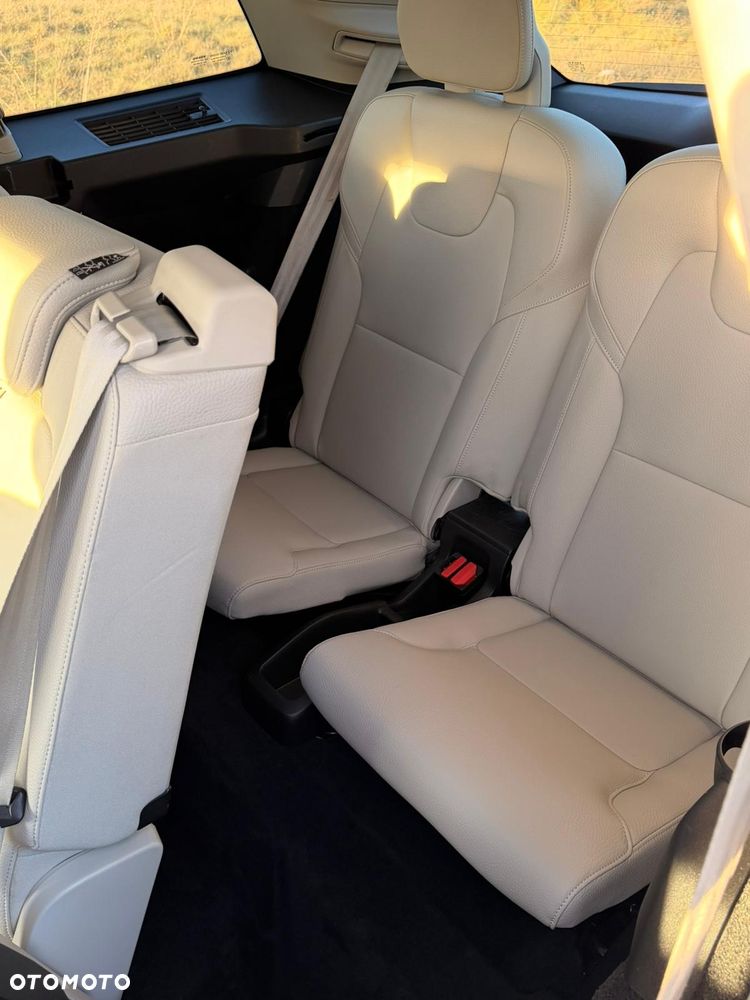 Volvo XC 90 - 12