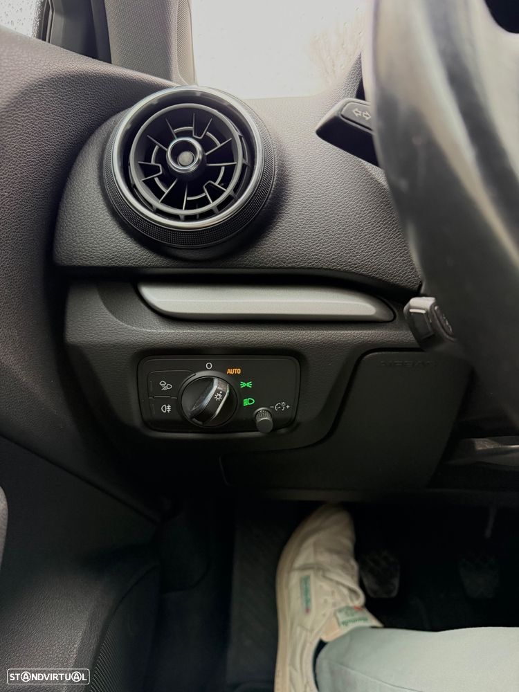 Audi A3 Sportback 1.6 TDI Design - 10