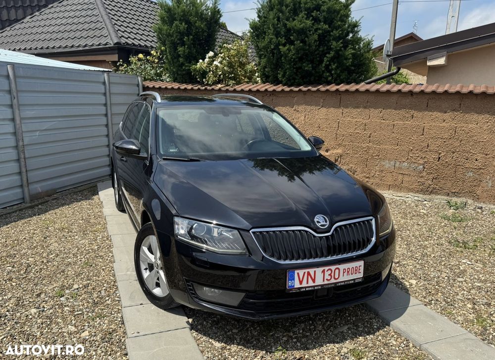 Skoda Octavia 2.0 TDI DSG Style - 3