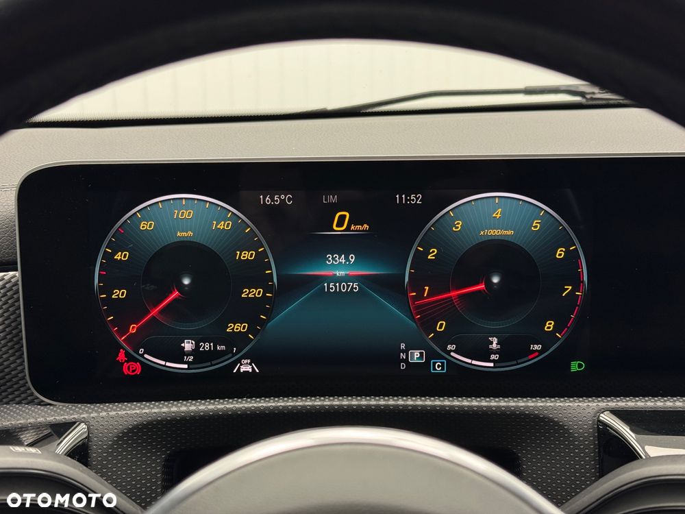 Mercedes-Benz CLA 180 7G-DCT - 19