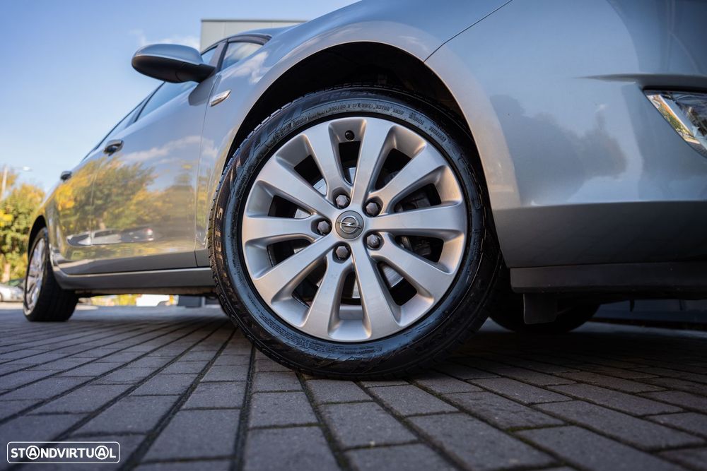 Opel Astra Sports Tourer - 21