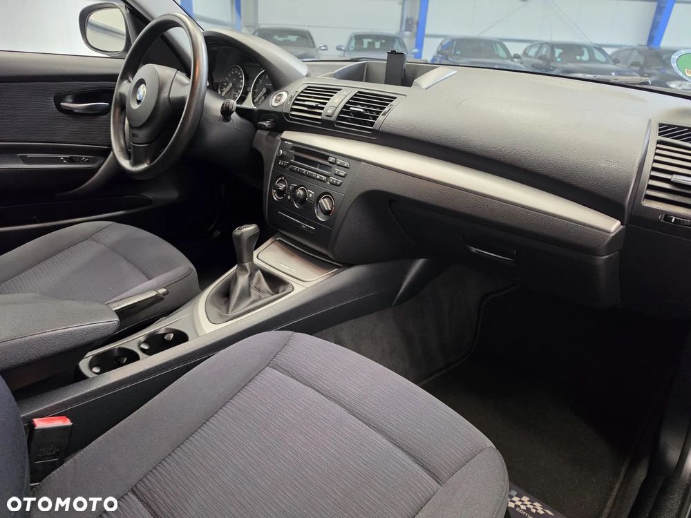 BMW Seria 1 116i - 25