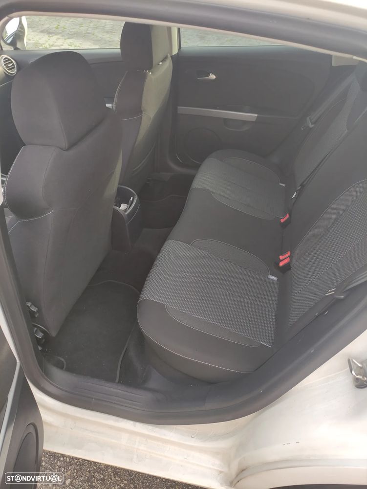 SEAT Leon 1.6 TDI Sport DSG - 10