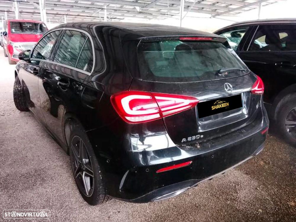 Mercedes-Benz A 250 e AMG Line - 3