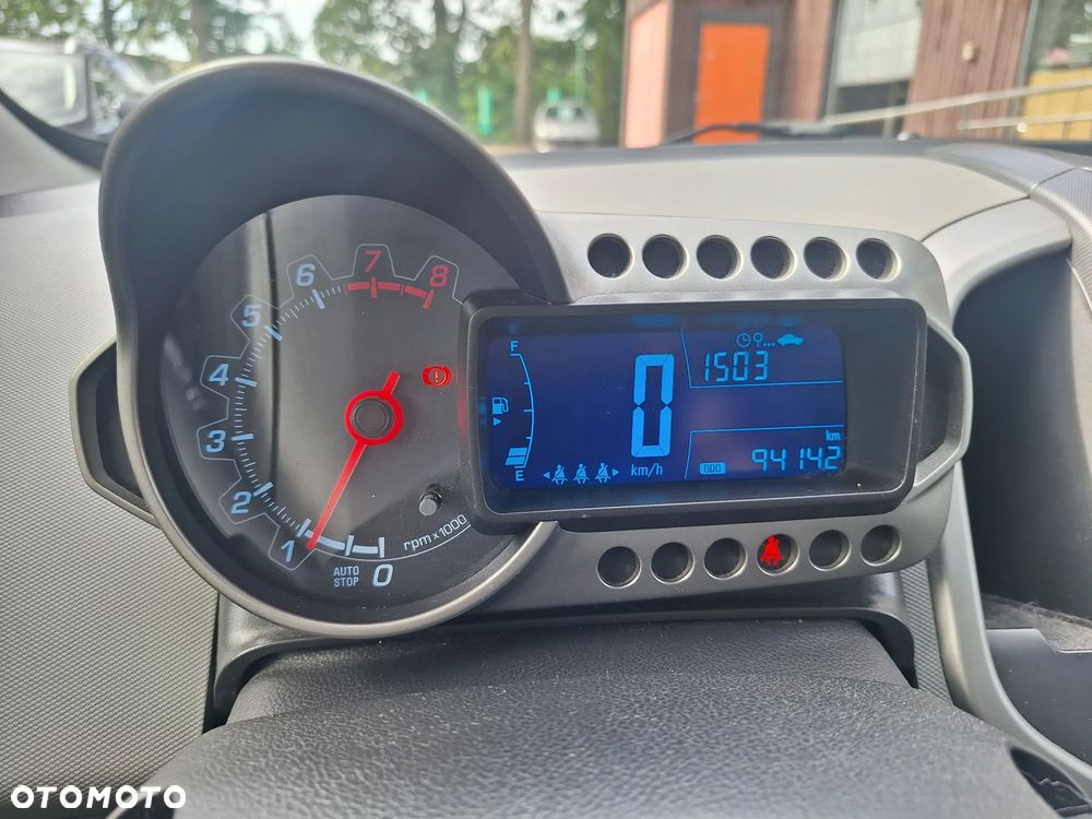 Chevrolet Aveo 1.6 LTZ - 20