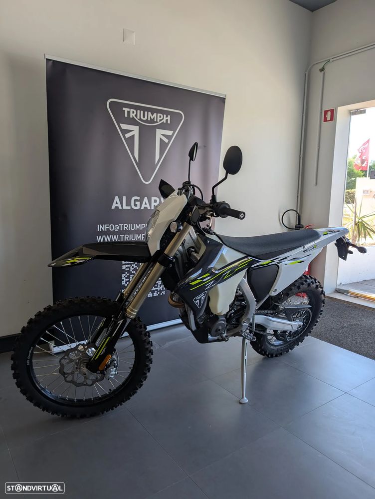 Triumph T TF 250-E - 2