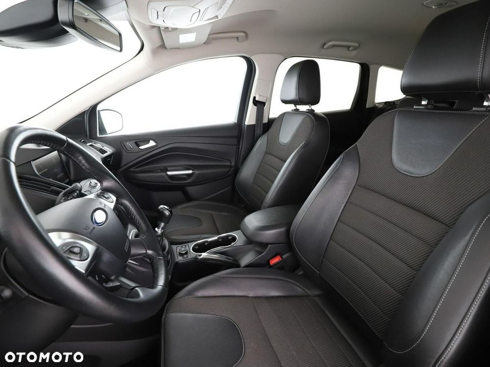 Ford Kuga 2.0 TDCi 4x2 Titanium - 14