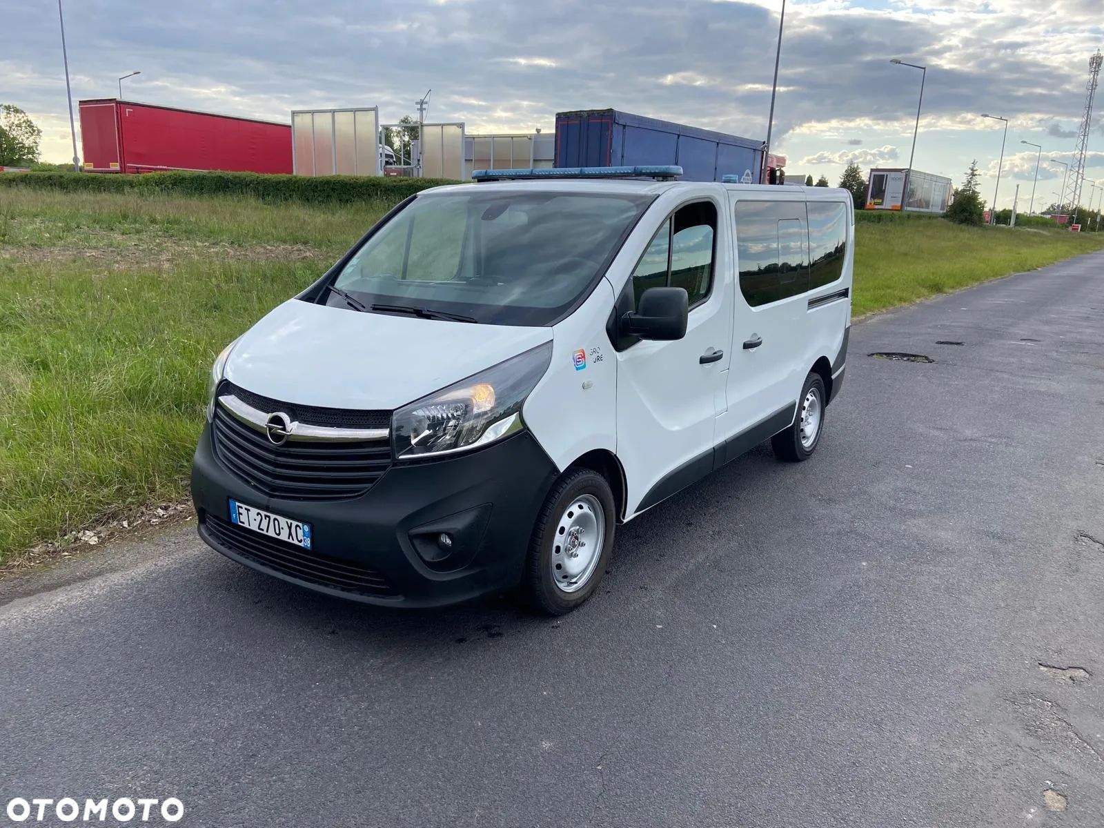 Opel Ambulans Karetka vivaro - 1