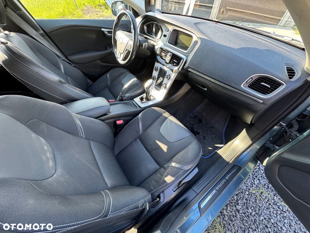 Volvo V40 D2 Momentum - 9