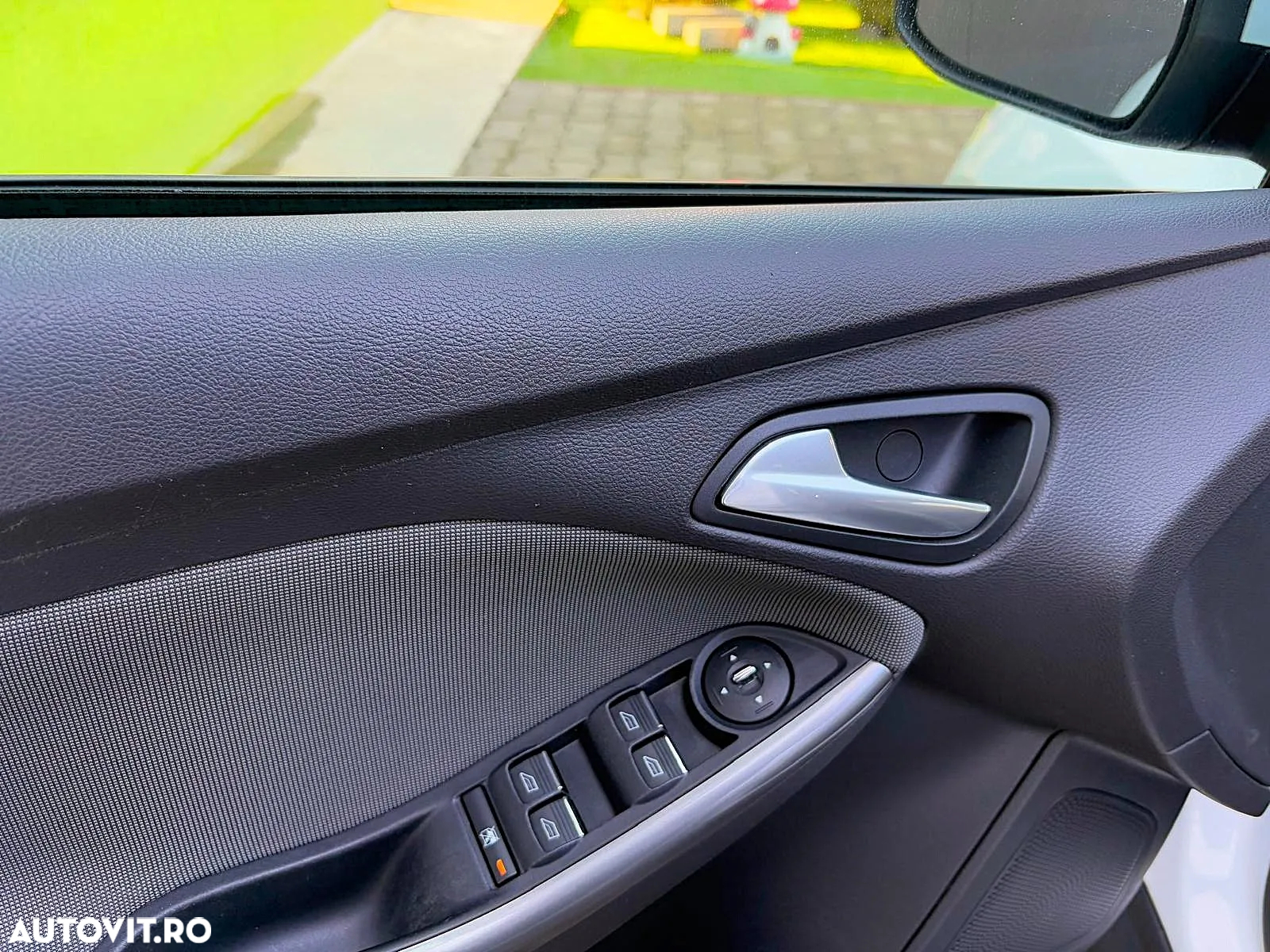 Ford Focus - 25