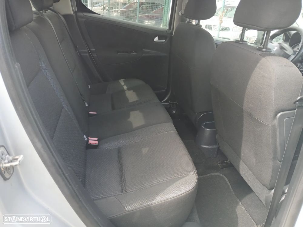 Peugeot 207 1.4 HDi Active - 22