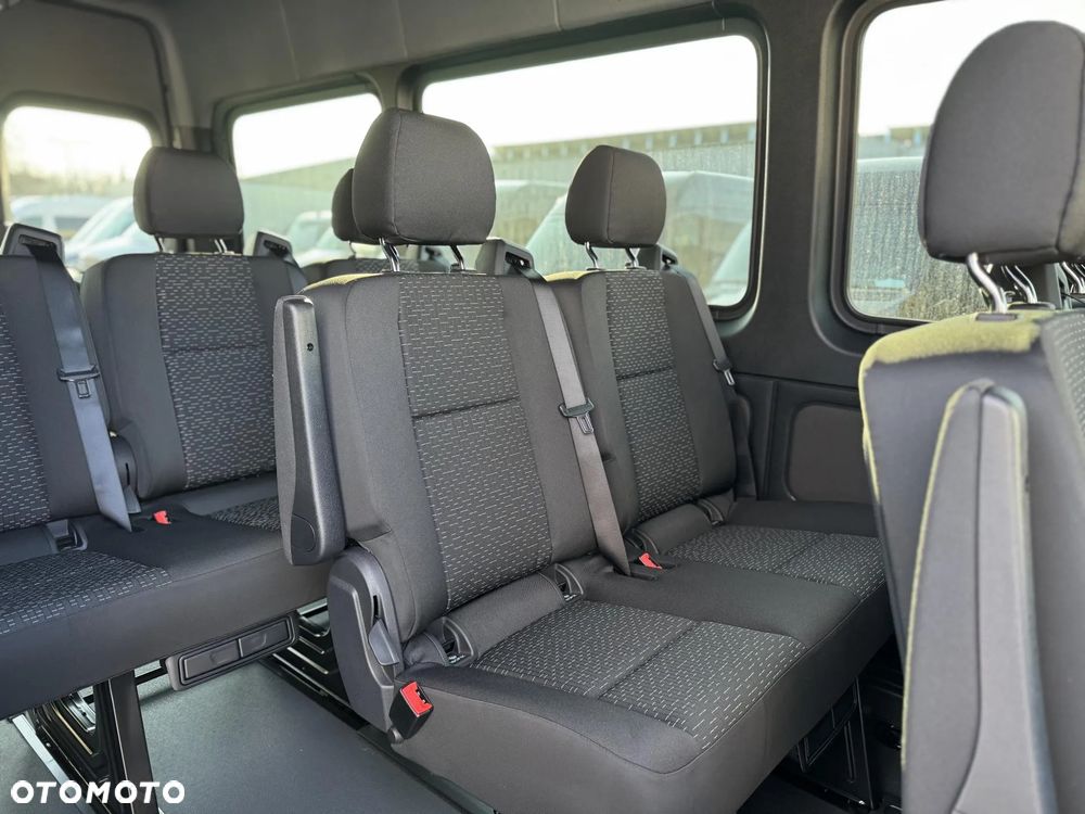 Mercedes-Benz Sprinter - 20