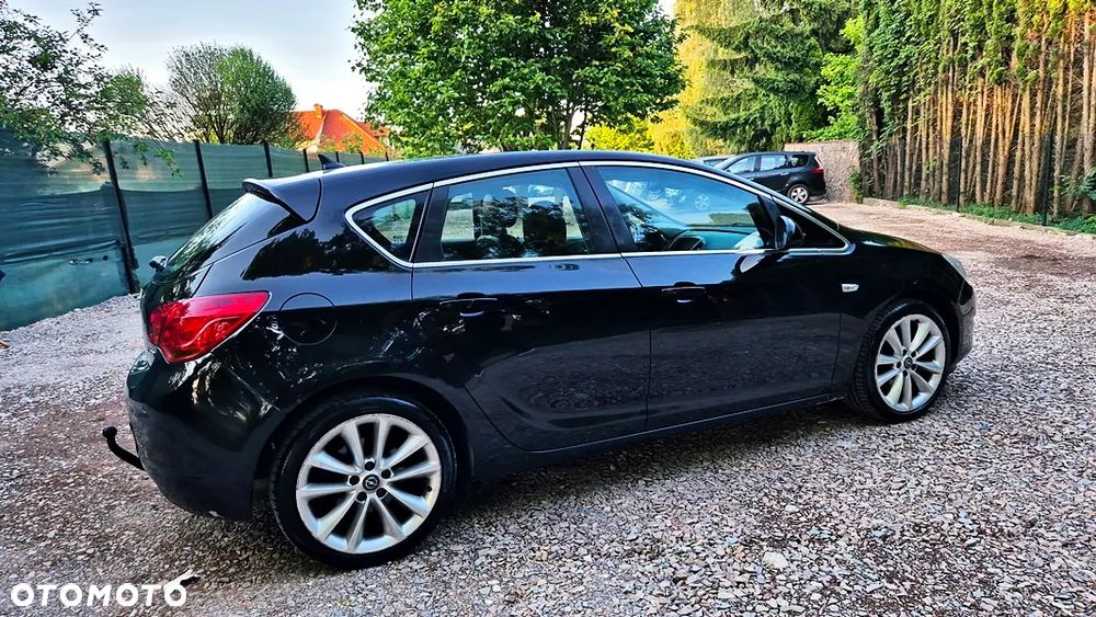 Opel Astra 1.6 Turbo Edition - 11