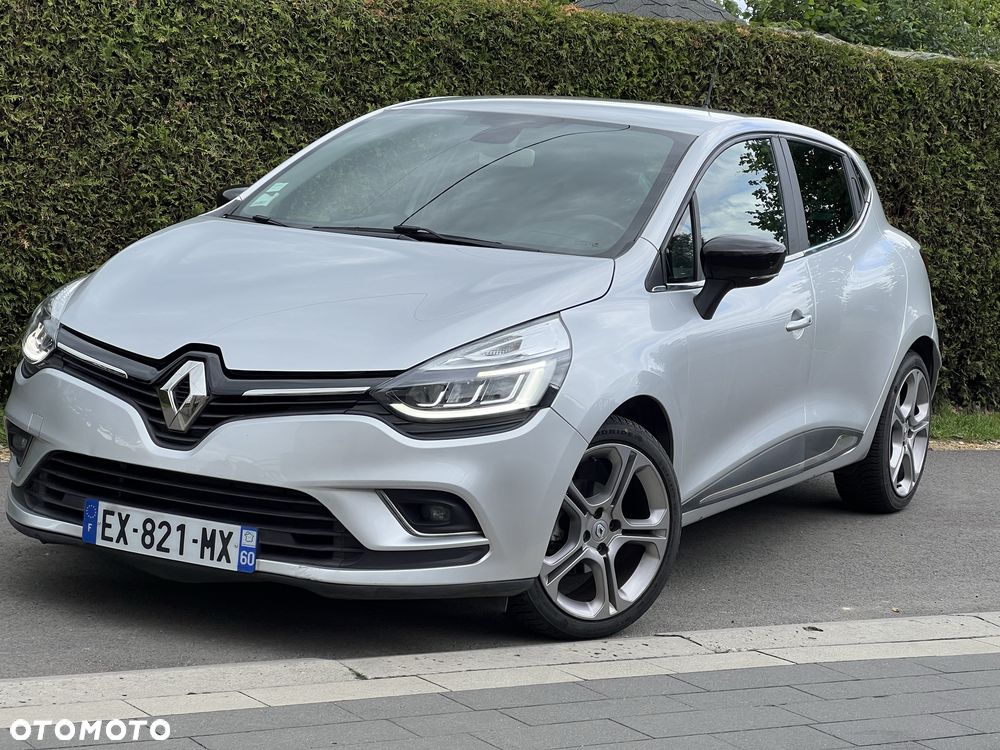 Renault Clio - 1