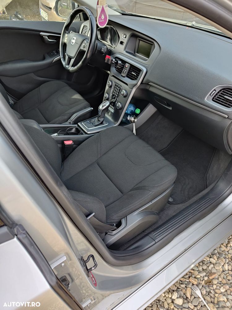 Volvo V40 D3 Aut. Basic - 5