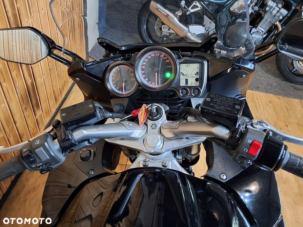 Yamaha FJR - 16