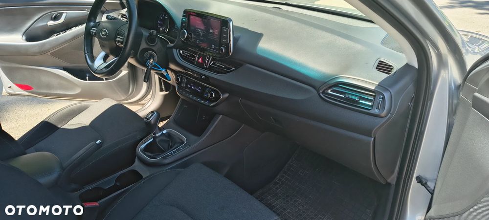 Hyundai i30 1.5 DPI Smart - 10