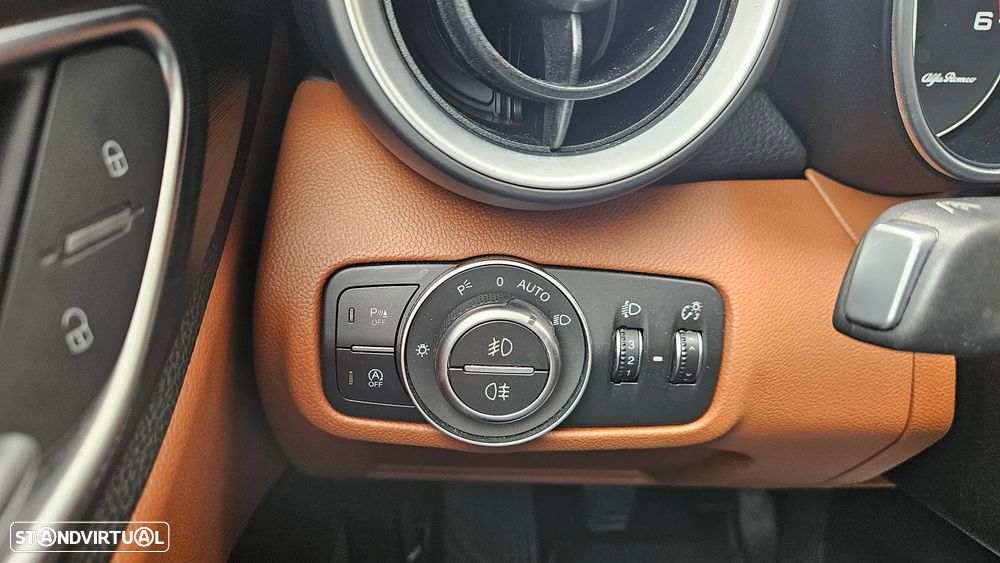 Alfa Romeo Giulia 2.2 D Super - 21