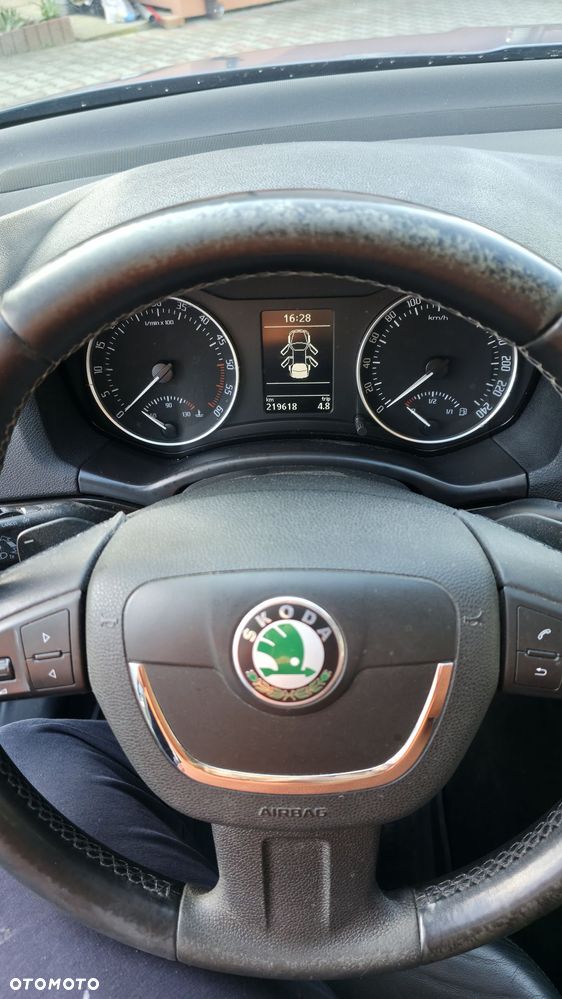 Skoda Octavia 2.0 TDI L&K DSG - 8