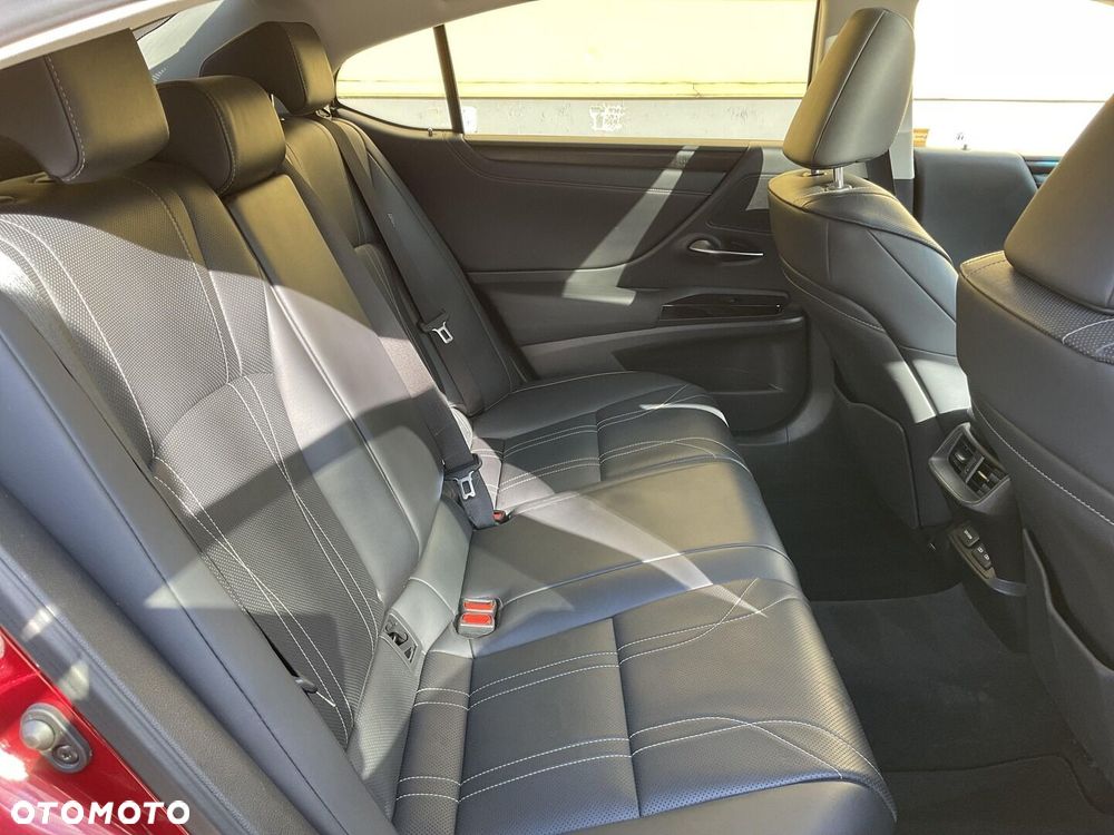 Lexus ES 300h Prestige - 19
