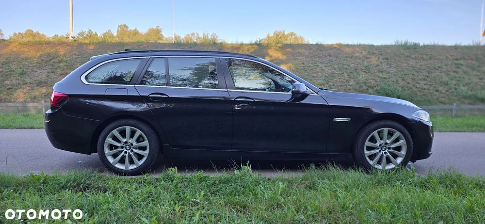 BMW Seria 5 530d xDrive Luxury Line - 7