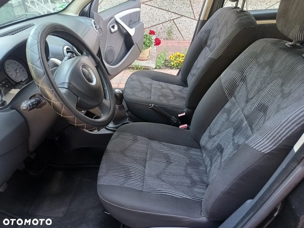 Dacia Sandero 1.6 Laureate - 14