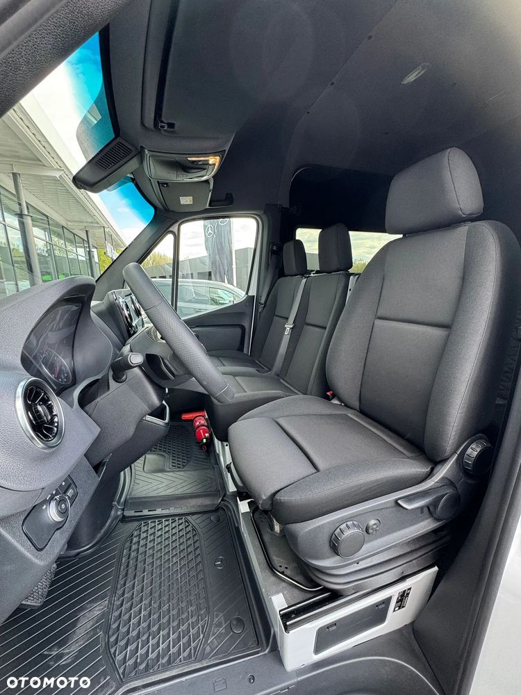 Mercedes-Benz Sprinter - 17