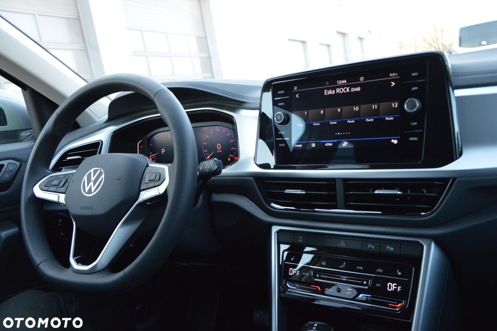Volkswagen T-Roc - 11