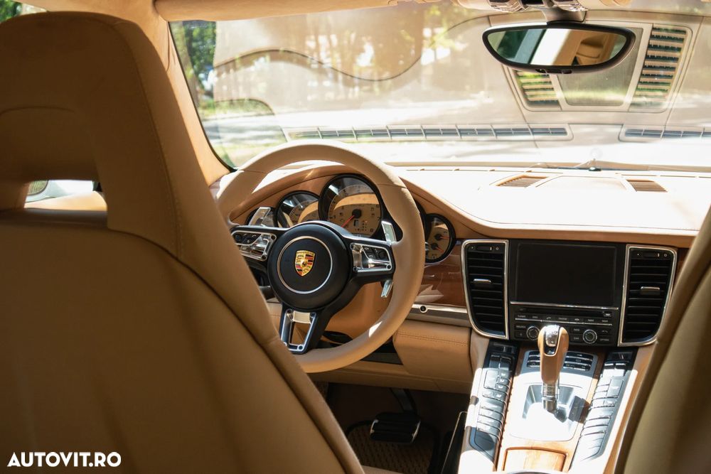 Porsche Panamera - 15
