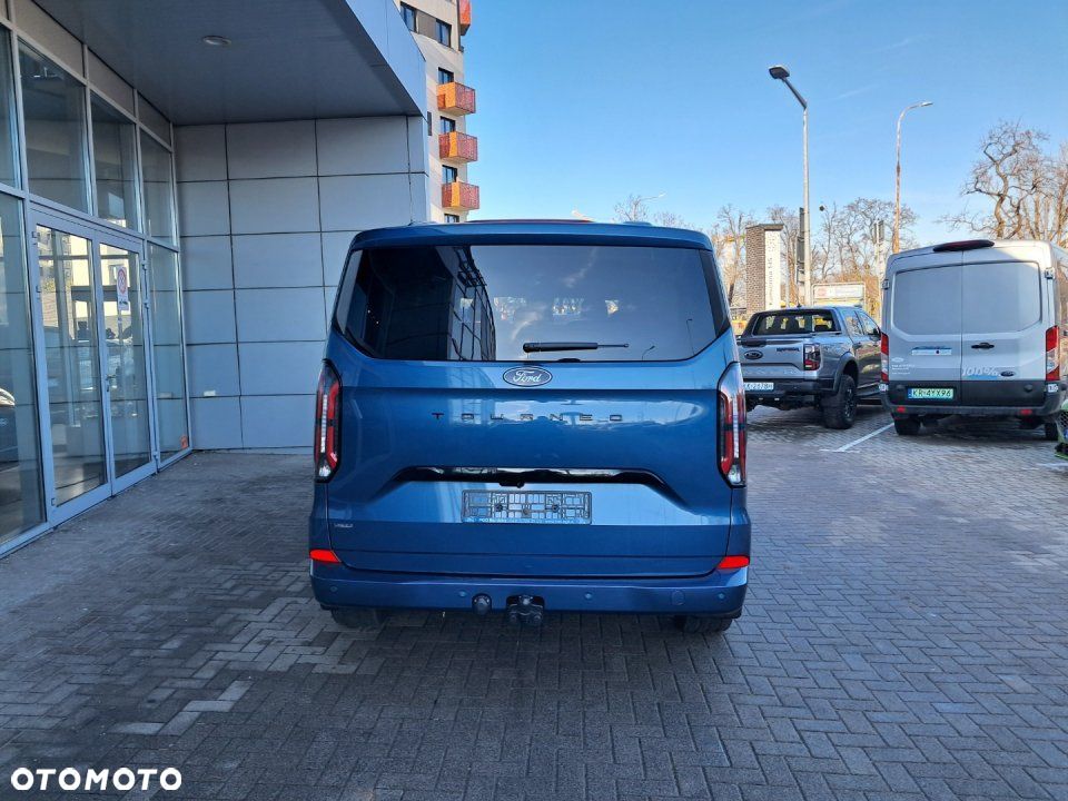 Ford Tourneo Custom - 2