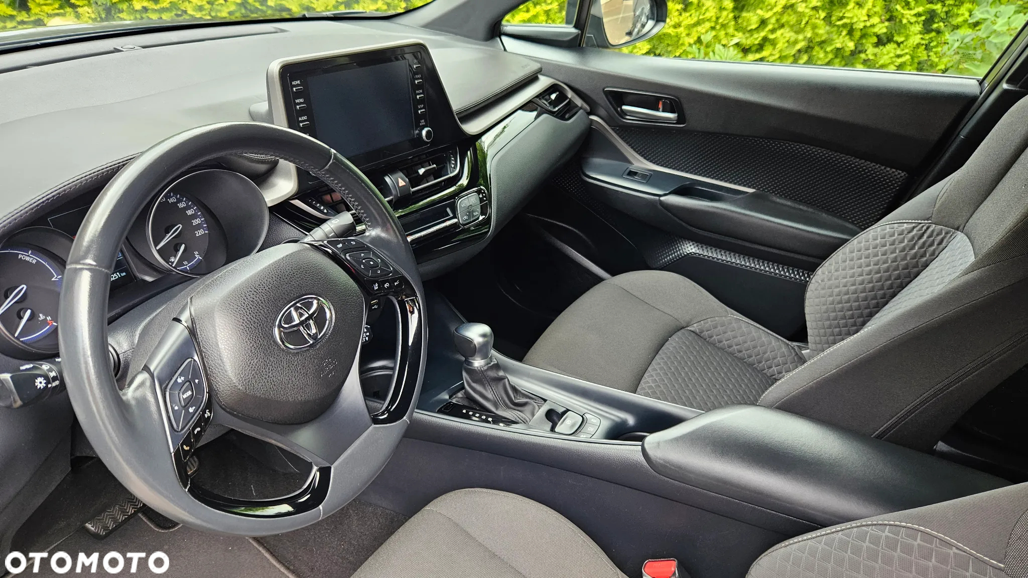 Toyota C-HR - 26