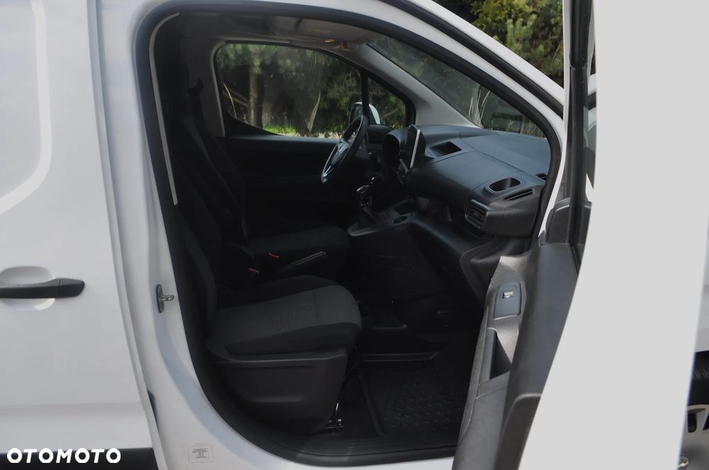 Opel COMBO E - 30