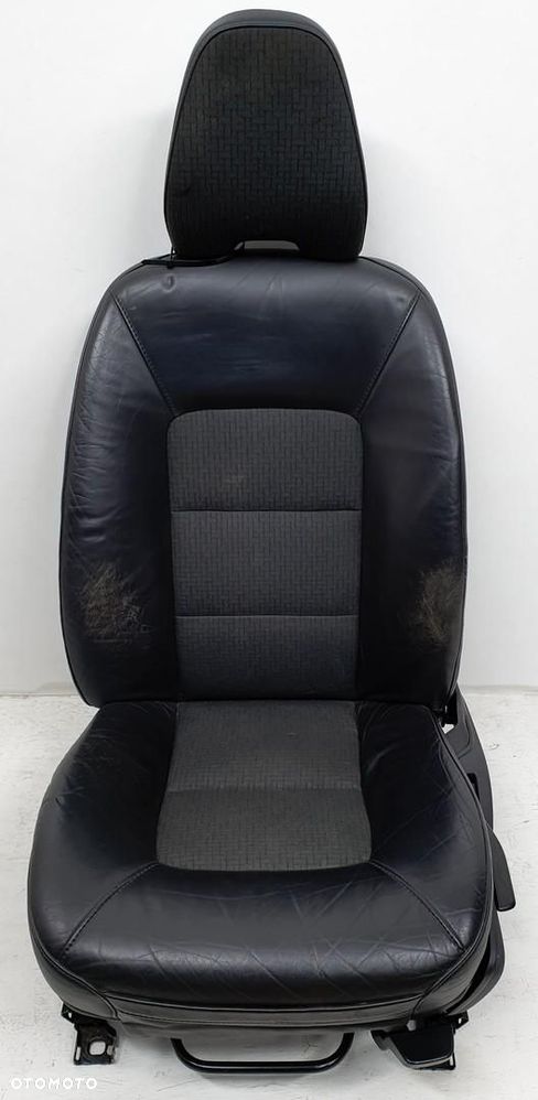 FOTEL LEWY PRZEDNI PRZÓD KIEROWCY SKÓRA GRZANY VOLVO V70 III EUROPA - 1