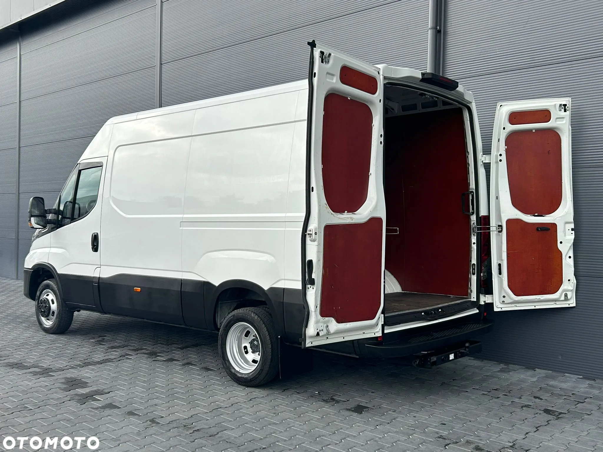 Iveco Daily 35C18 3.0 HPI Hi-Matic L3H2 Średniak **LEDY**Hak 3,5t**NA BLIŹNIAKACH**KLIMA**Sprowadzony**2020R** - 6