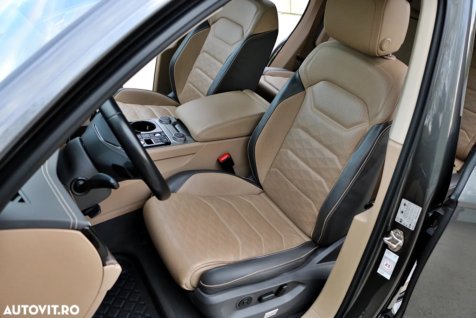 Volkswagen Touareg - 19