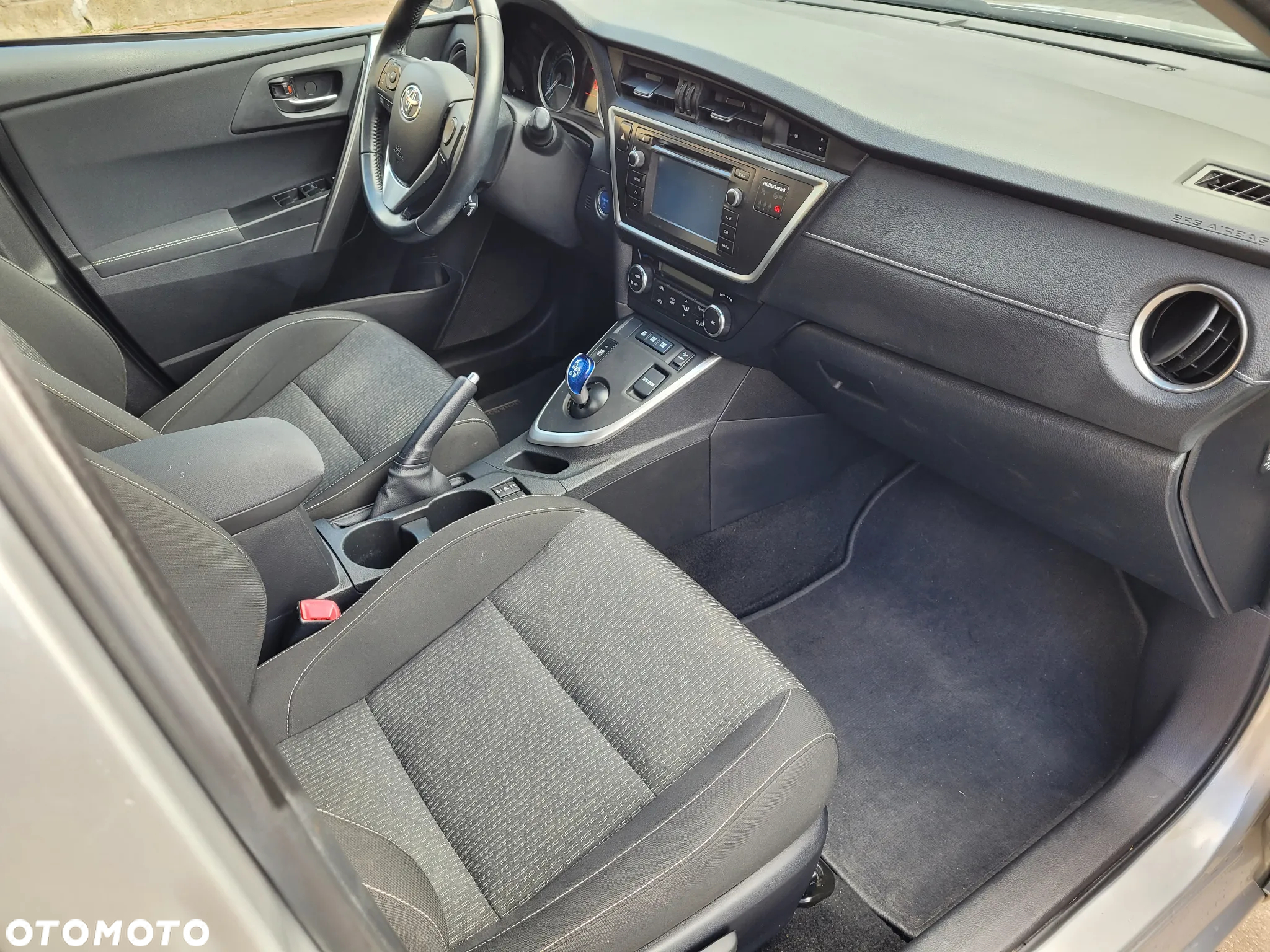 Toyota Auris Hybrid 135 Premium - 9