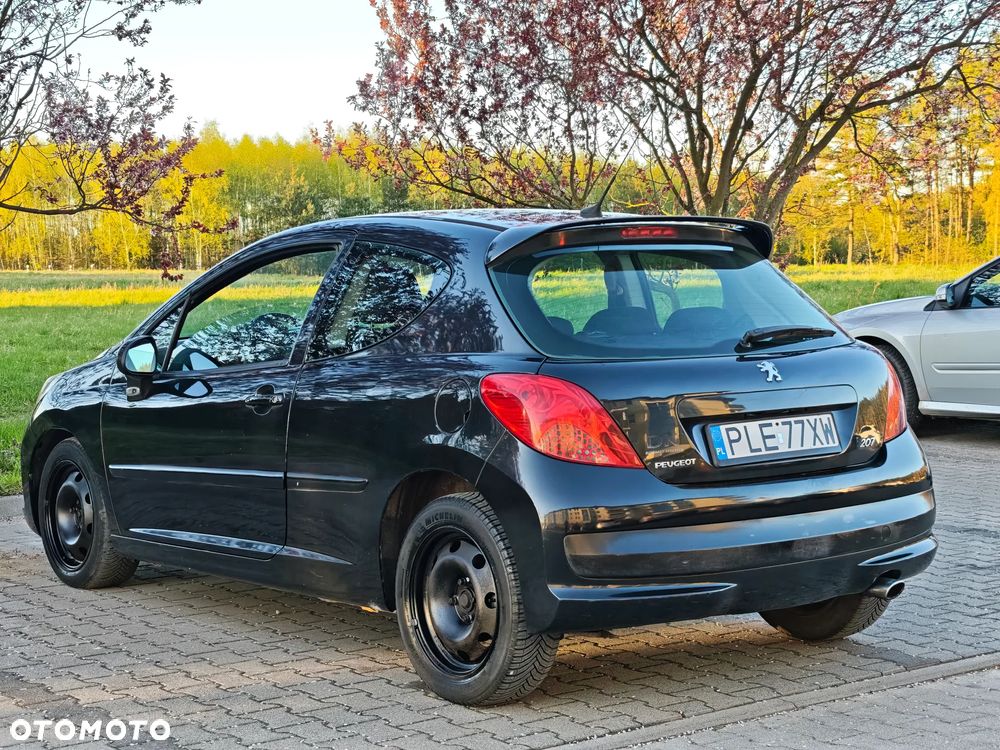 Peugeot 207 - 16