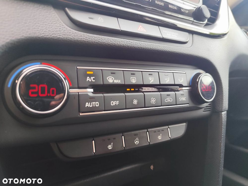 Kia Ceed 1.6 CRDi (48V Mild-Hybrid) Platinum - 19