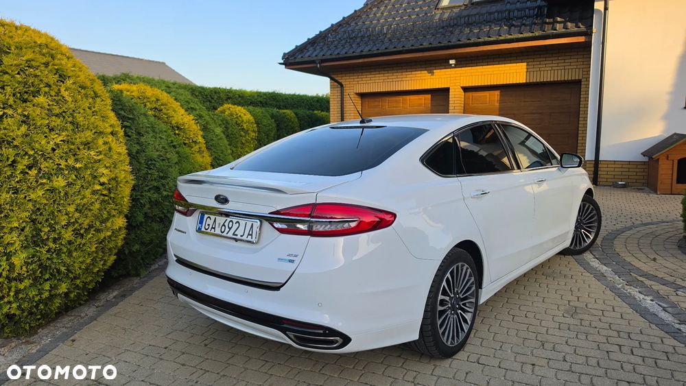 Ford Fusion 2.0 EcoBoost Titanium - 19
