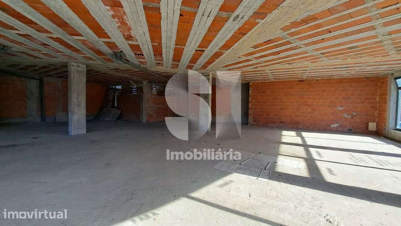 Loja Comercial | Madalena | Vila Nova de Gaia | 587 m² | Dois Pisos - Grande imagem: 2/10