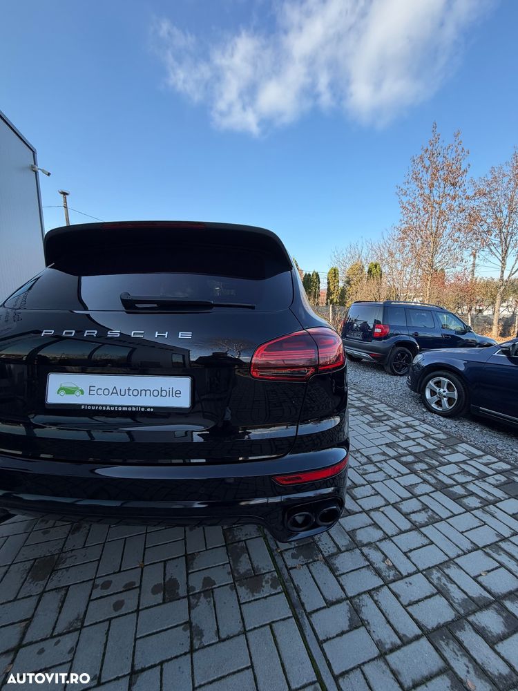 Porsche Cayenne 3.0 L - 26