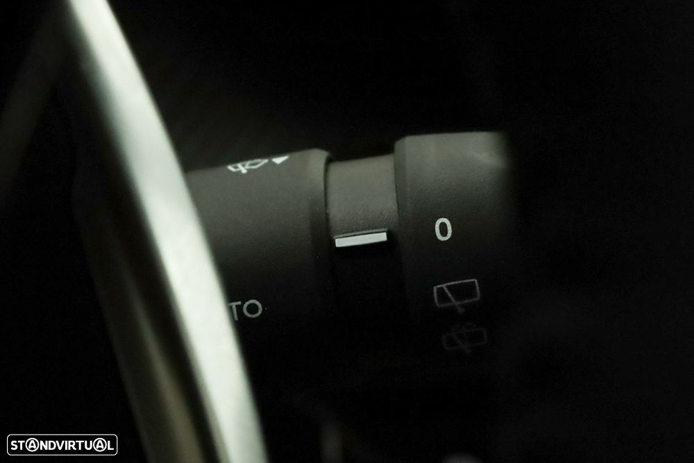 Peugeot 208 1.2 Hybrid Allure e-DCS6 - 18